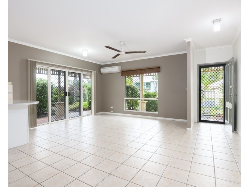 Duplex 1/60 Cedar Rd, Palm Cove QLD 4879