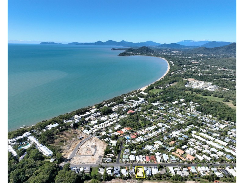 Duplex 1/60 Cedar Rd, Palm Cove QLD 4879