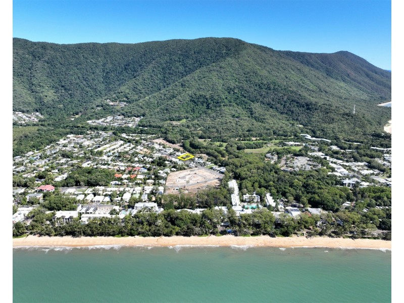 Duplex 1/60 Cedar Rd, Palm Cove QLD 4879