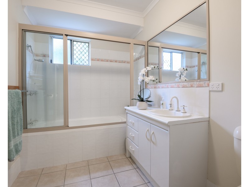 1 & 2/60 Cedar Road, Palm Cove QLD 4879