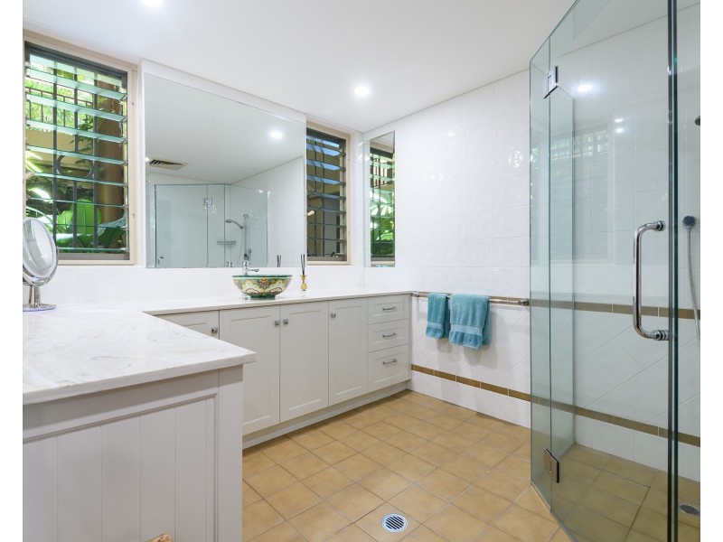 1 ‘Munbilla’ / 17 Colonel Cummings Dr, Palm Cove QLD 4879