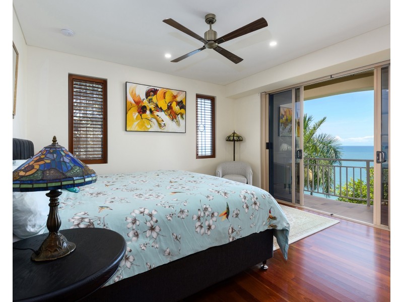 1 ‘Munbilla’ / 17 Colonel Cummings Dr, Palm Cove QLD 4879