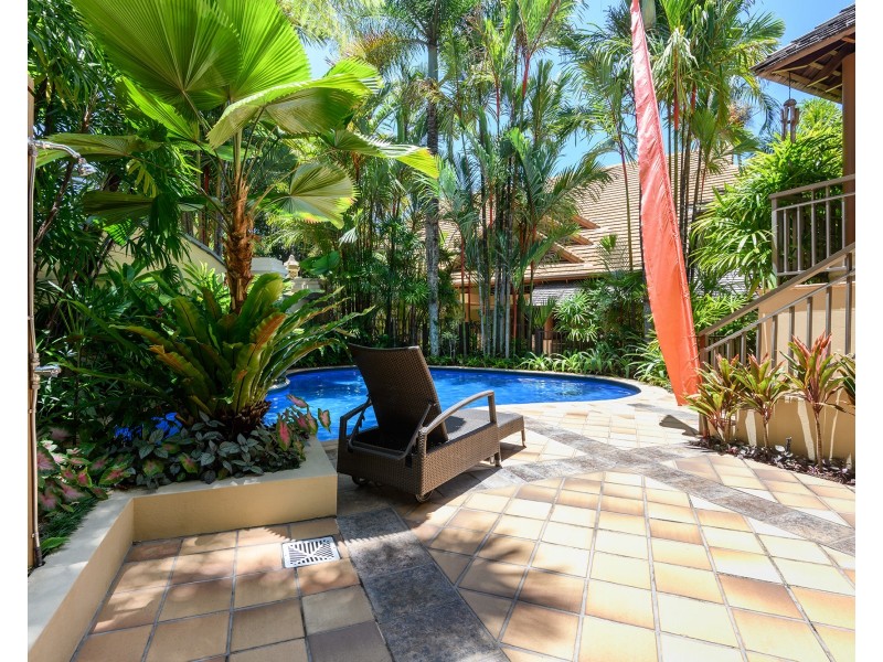 1 ‘Munbilla’ / 17 Colonel Cummings Dr, Palm Cove QLD 4879