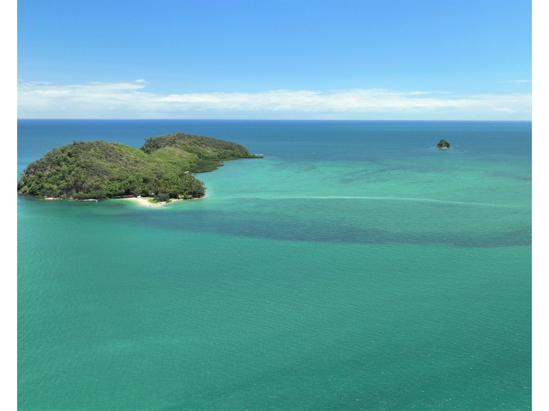 1 ‘Munbilla’ / 17 Colonel Cummings Dr, Palm Cove QLD 4879