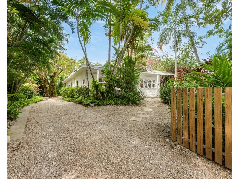 10 Garrick St, Port Douglas QLD 4877