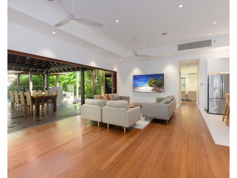 35 Beachfront Mirage Dr, Port Douglas QLD 4877