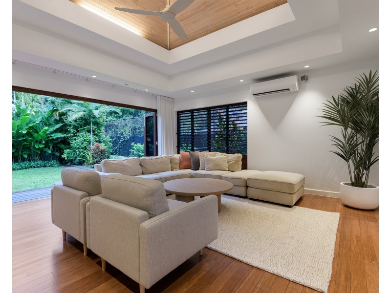 35 Beachfront Mirage Dr, Port Douglas QLD 4877