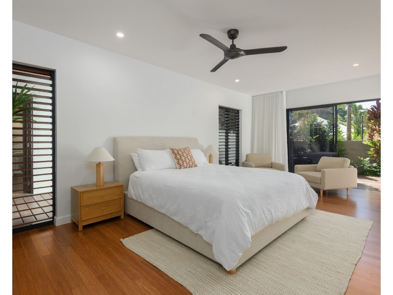 35 Beachfront Mirage Dr, Port Douglas QLD 4877
