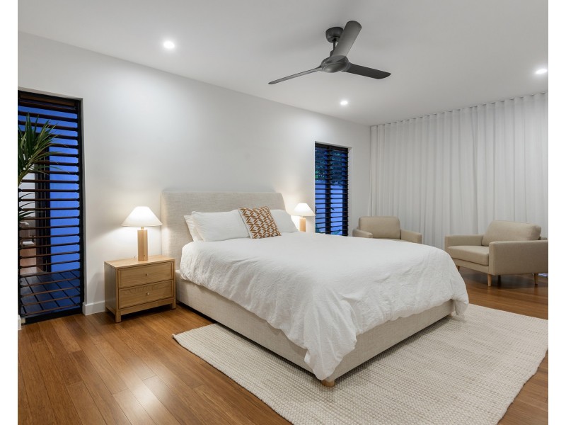 35 Beachfront Mirage Dr, Port Douglas QLD 4877