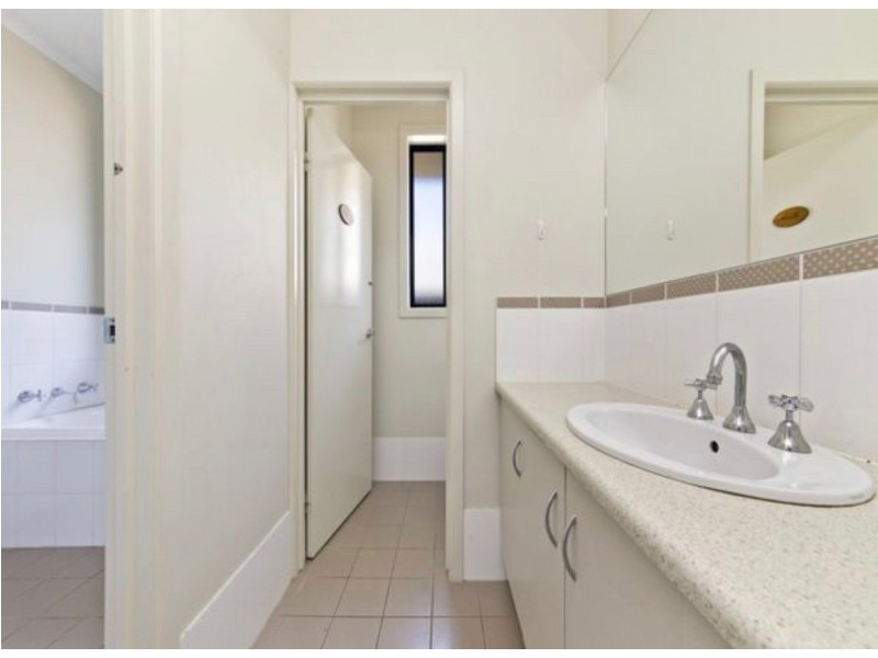 4A Melrose Avenue, Clearview SA 5085