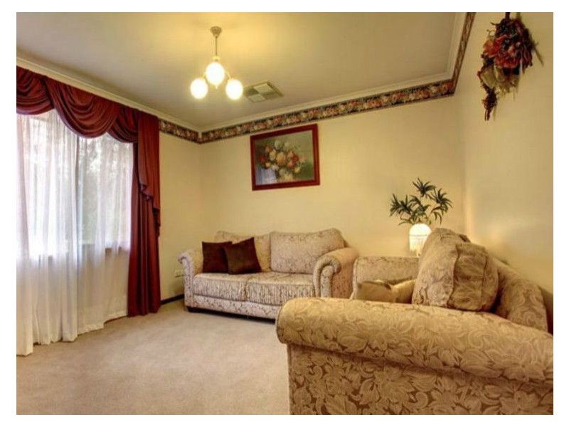 2 MILLIGAN DRIVE, Para Vista SA 5093