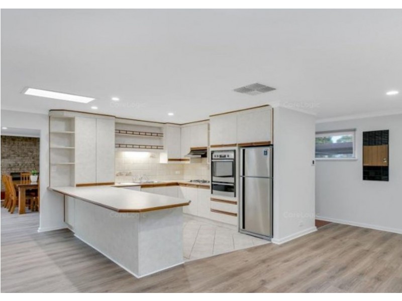 7 Pangari Drive, Fairview Park SA 5126