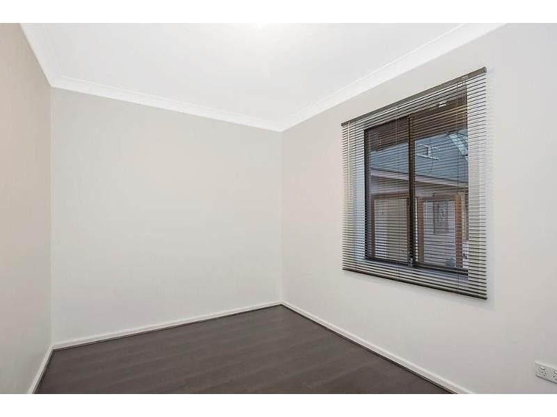 12 Redhill Road, Para Vista SA 5093