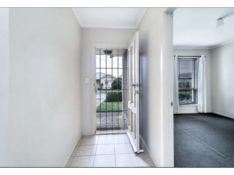 27 Leander Crescent, Greenacres SA 5086