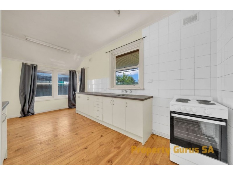 11 Marleycombe Road, Elizabeth Vale SA 5112