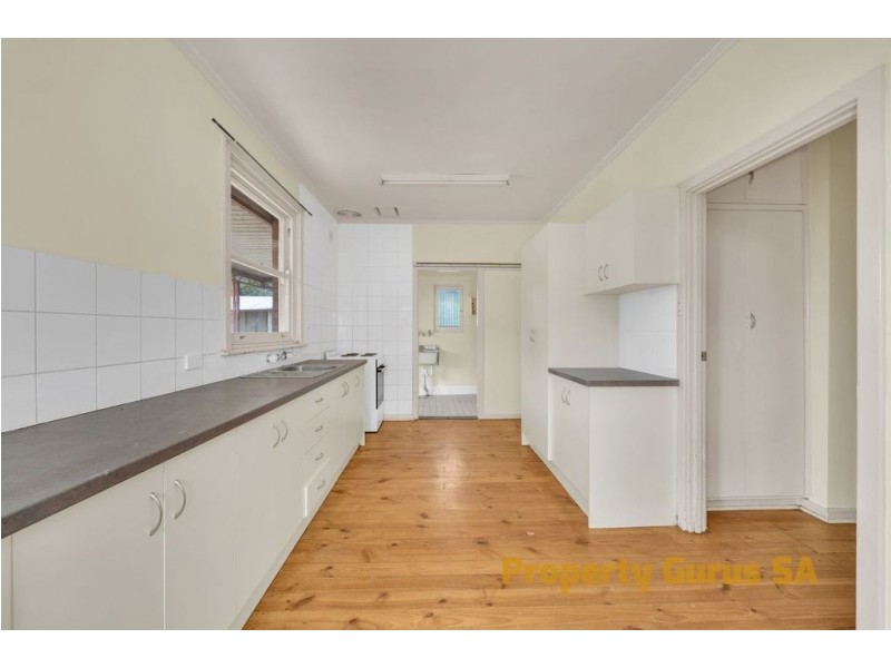 11 Marleycombe Road, Elizabeth Vale SA 5112