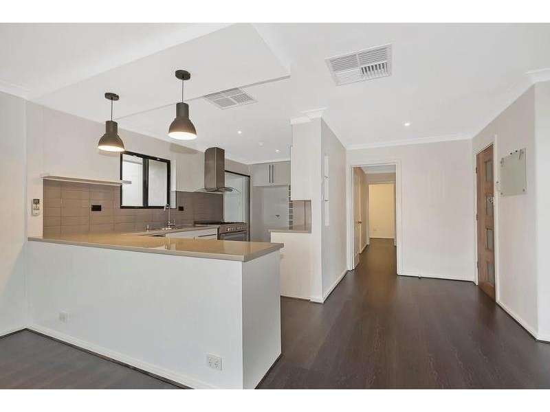 12 Redhill Road, Para Vista SA 5093