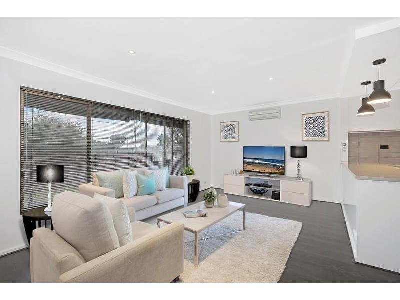 12 Redhill Road, Para Vista SA 5093