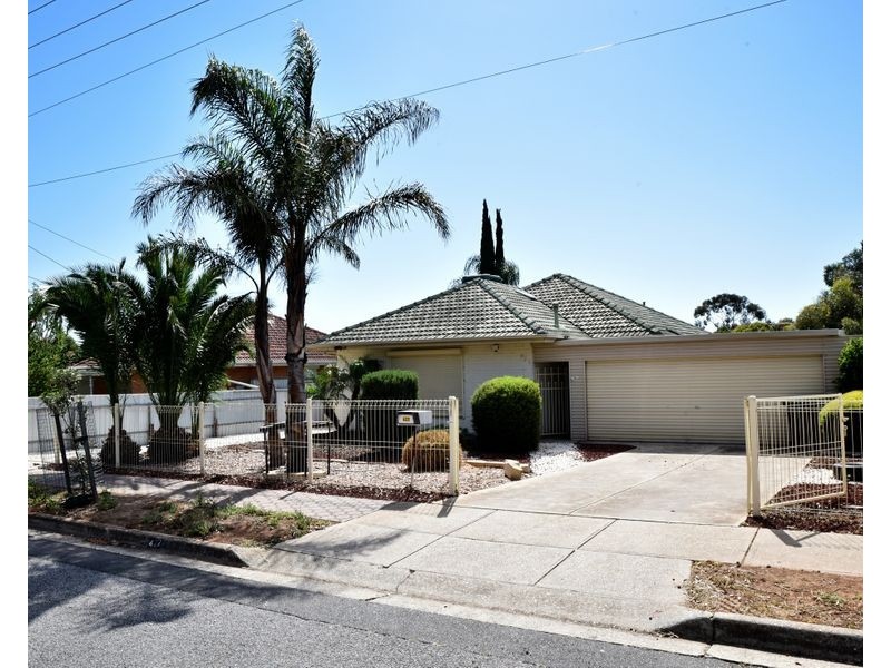 422 Bridge Road, Para Hills West SA 5096