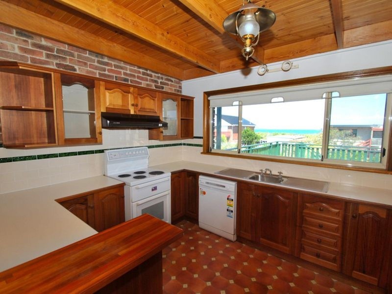 17 Lennox Road, Callala Beach NSW 2540