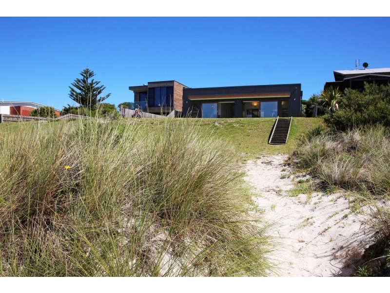 95 Quay Road, Callala Beach NSW 2540