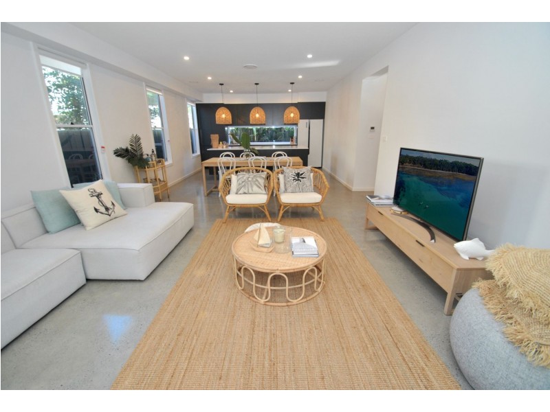 39 Caffery Circuit, Callala Beach NSW 2540