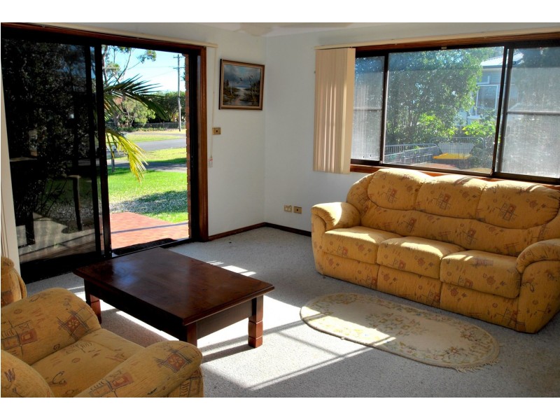 14 Orient Avenue, Orient Point NSW 2540