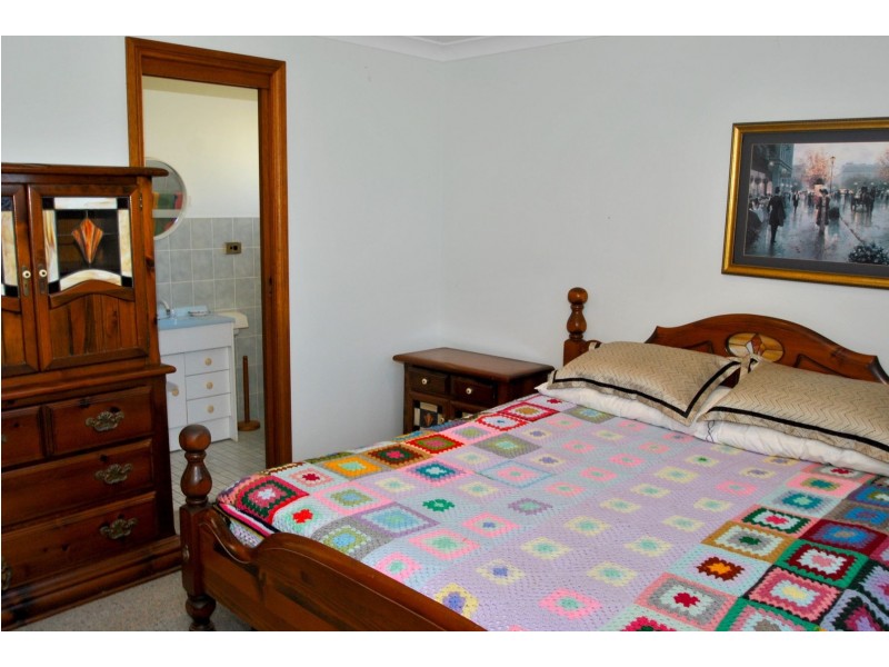 14 Orient Avenue, Orient Point NSW 2540