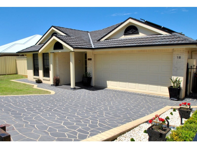 18 Stott Crescent, Callala Bay NSW 2540