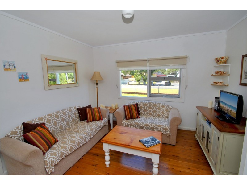 90 Queen Mary Street, Callala Beach NSW 2540