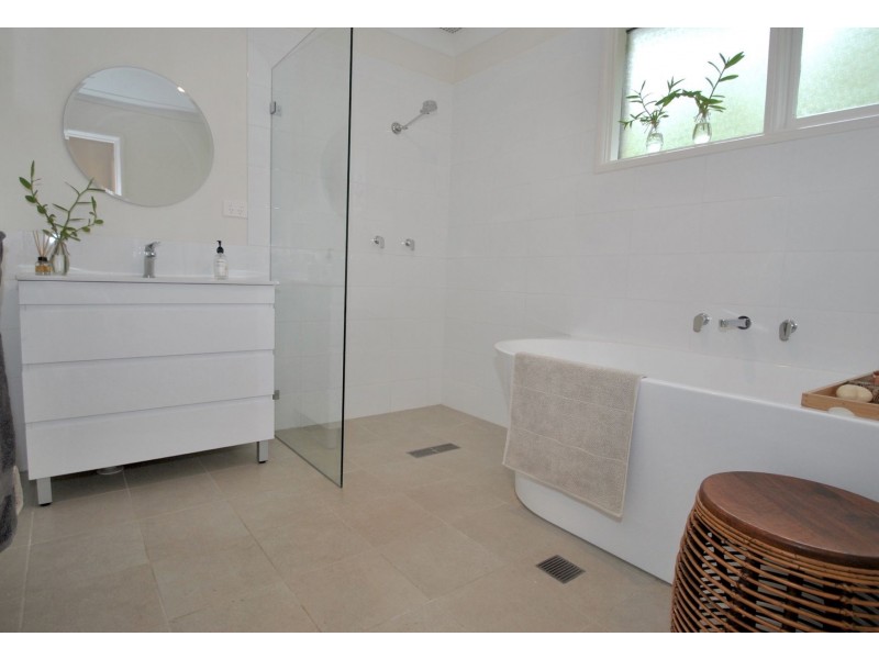 98 Watts Road, Callala Beach NSW 2540