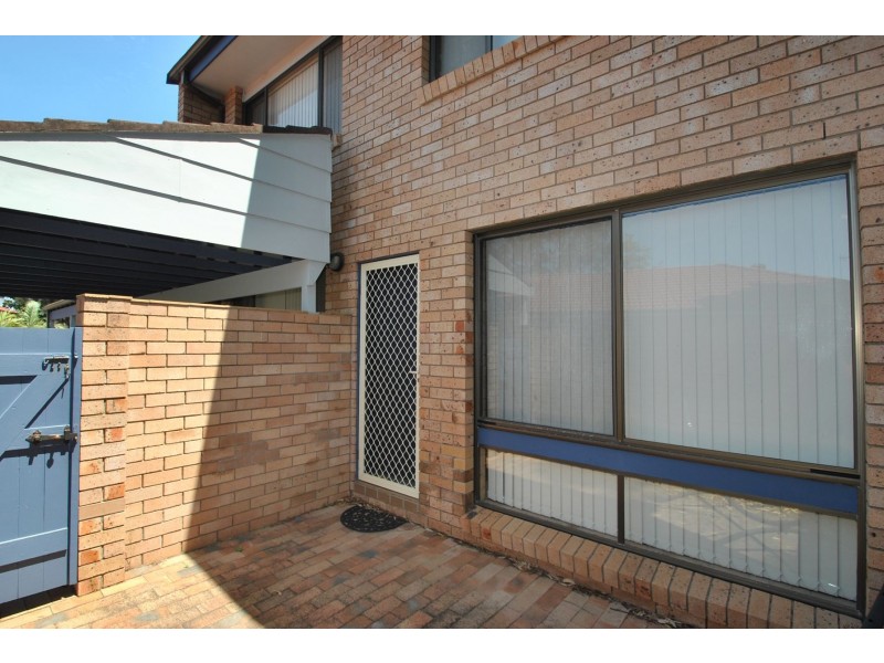 4/9 The Lake Circuit, Culburra Beach NSW 2540