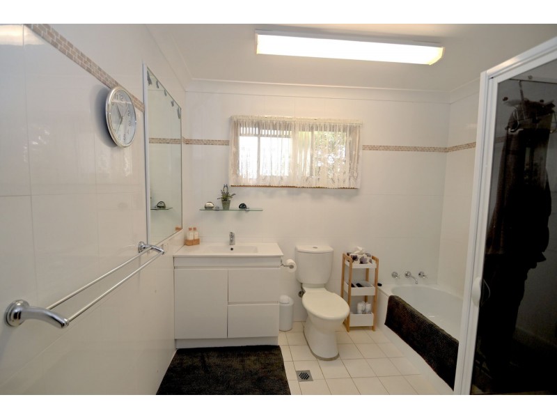 233 Macleans Point Road, Sanctuary Point NSW 2540