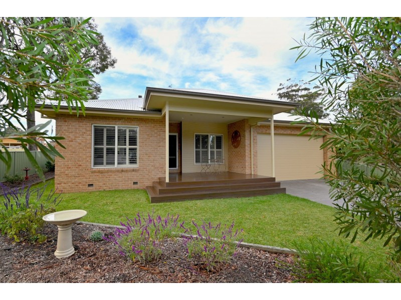 62 Lackersteen Street, Callala Bay NSW 2540