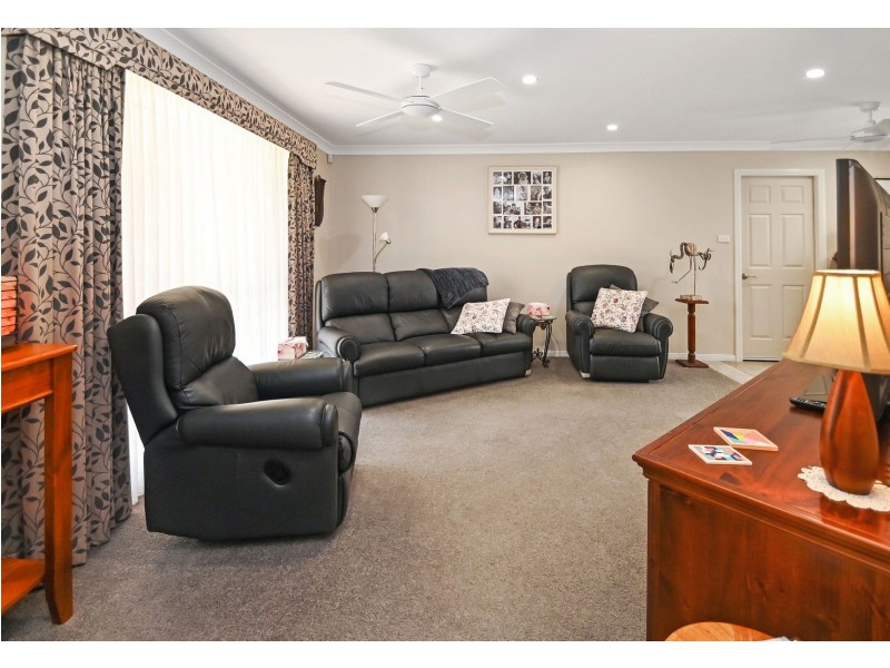 92 Hollingsworth Crescent, Callala Bay NSW 2540