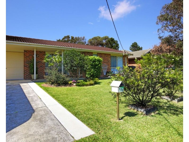 128 Prince Edward Avenue, Culburra Beach NSW 2540