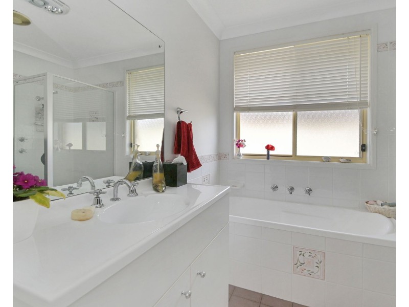 25 Emmett Street, Callala Bay NSW 2540