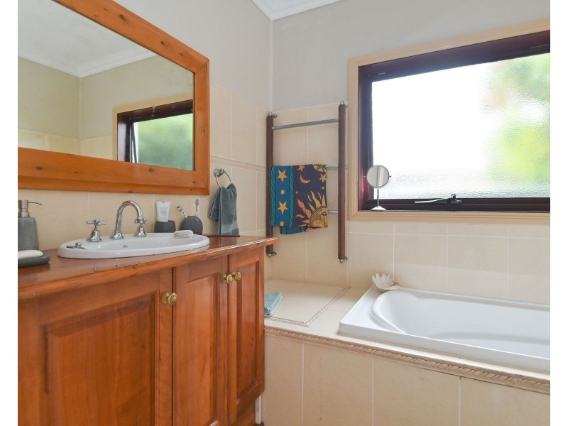 18 Lackersteen Street, Callala Bay NSW 2540