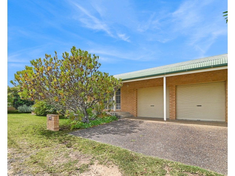 2 Penguins Head Road, Culburra Beach NSW 2540
