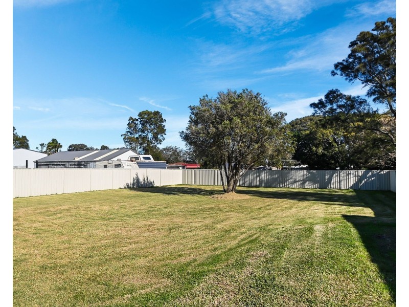 17A Prince Edward Avenue, Culburra Beach NSW 2540