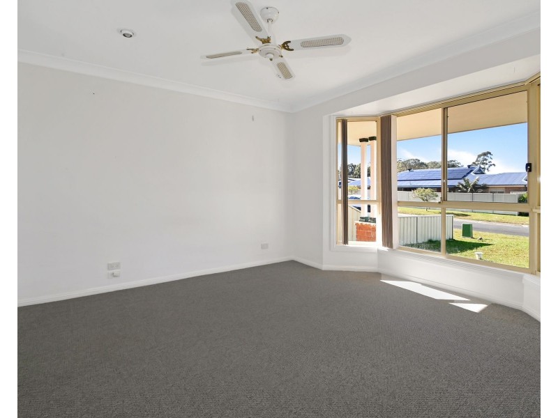 11 Stott Crescent, Callala Bay NSW 2540