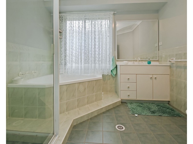 50 Hollingsworth Crescent, Callala Bay NSW 2540