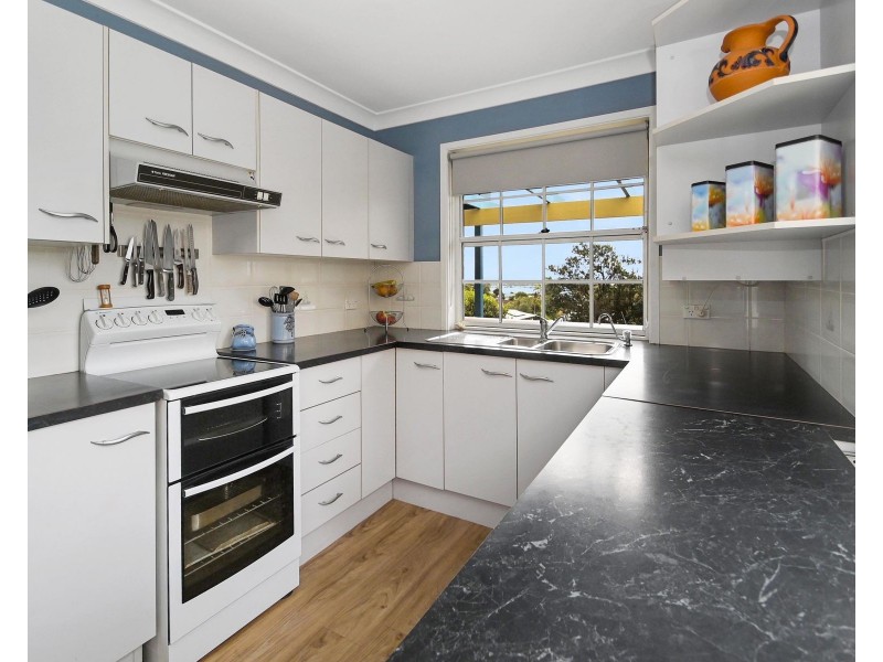 8 Ophir Street, Orient Point NSW 2540