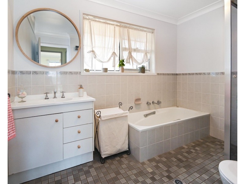 8 Ophir Street, Orient Point NSW 2540