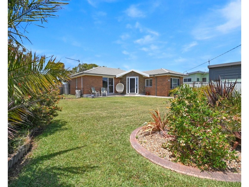 4 Mowbray Road, Culburra Beach NSW 2540