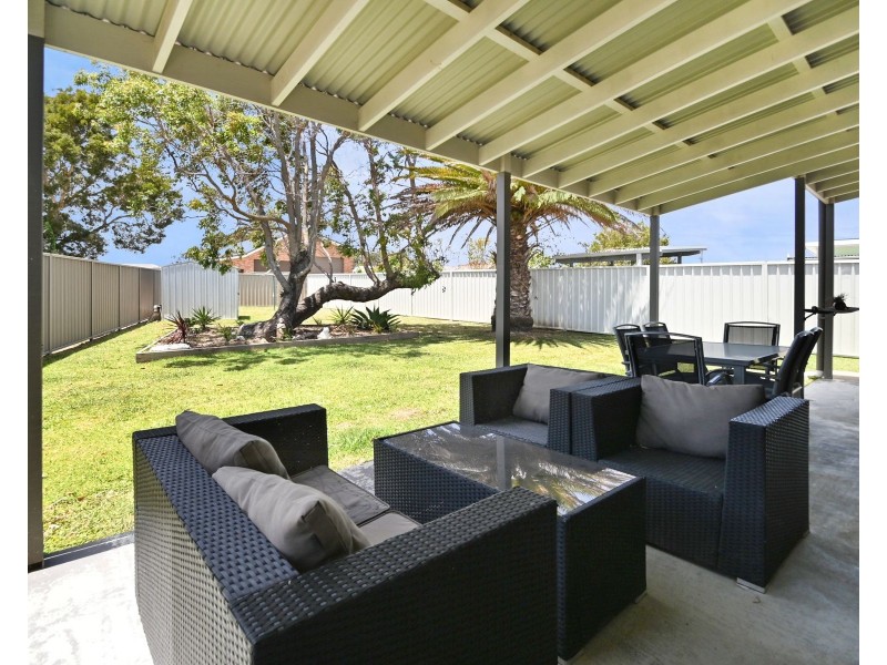 4 Mowbray Road, Culburra Beach NSW 2540