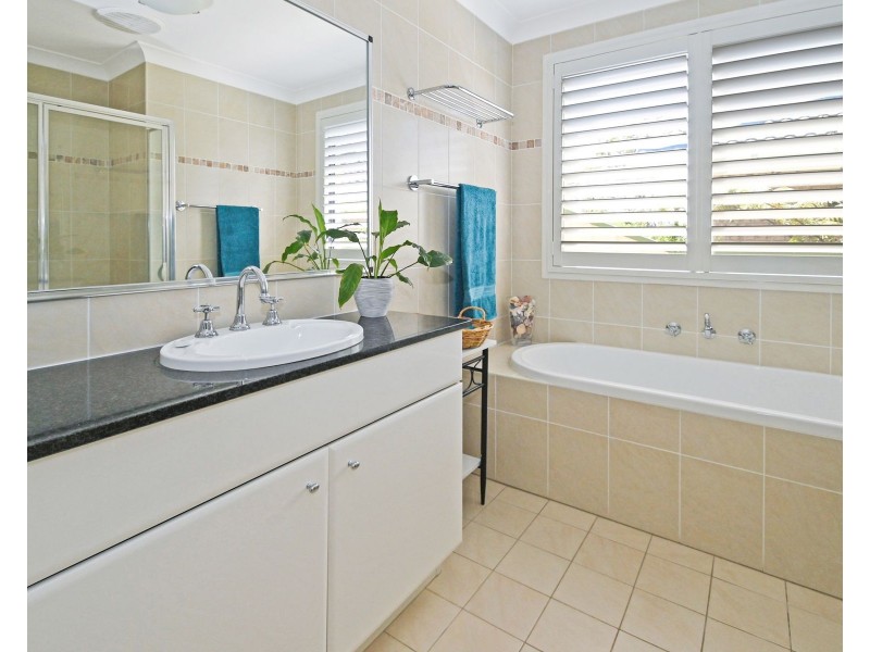 42 Stott Crescent, Callala Bay NSW 2540