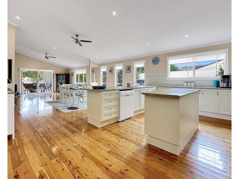 31 Lackersteen Street, Callala Bay NSW 2540