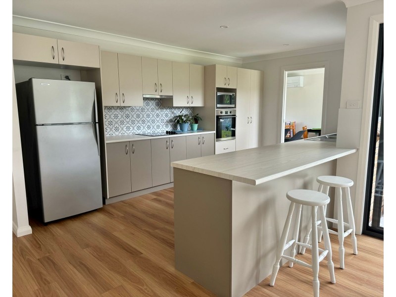 10 Peel Street, Currarong NSW 2540