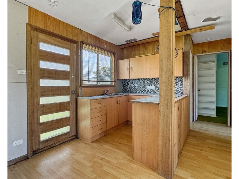 11 Orsova Parade, Orient Point NSW 2540